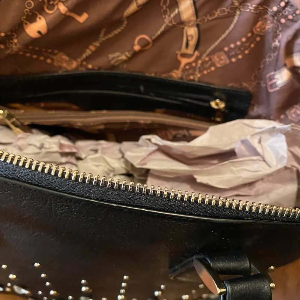 LA TERRE FASHION LIMITED BLACK PURSE - Picture 4 of 11